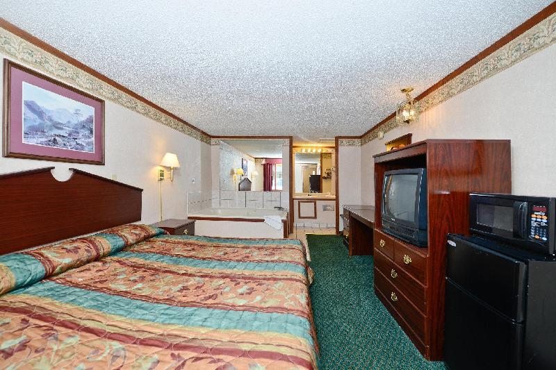 Americas Best Value Inn & Suites Warren Detroit - image 6