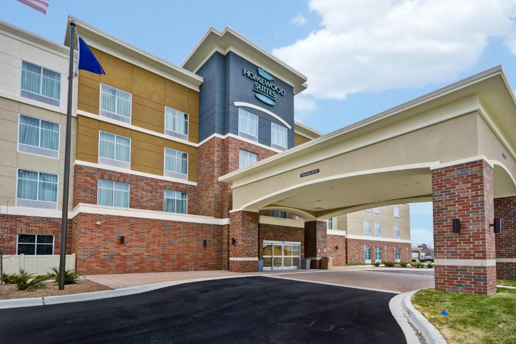 Homewood Suites By Hilton Warren Detroit - main image