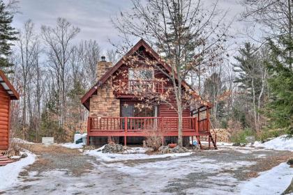 Secluded Johnsburg Outdoor Oasis - Private Hot Tub - image 5