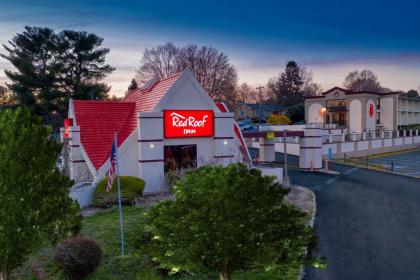 Red Roof Inn Warrenton - image 5