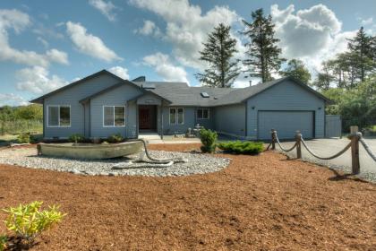 Gearhart Lakefront Vacation Rental - image 15