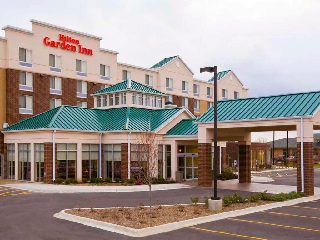 Hilton Garden Inn Naperville/Warrenville - main image