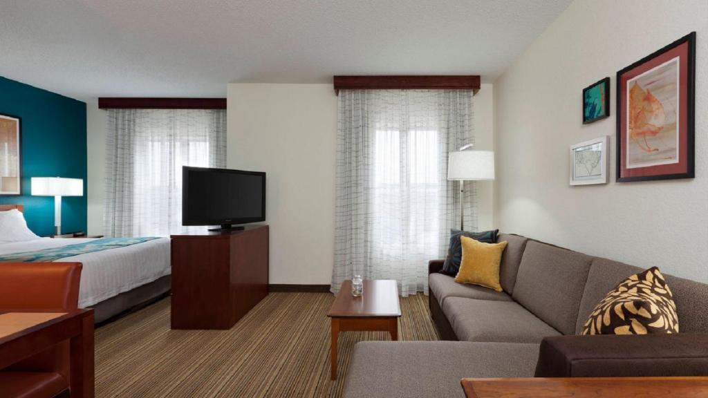 Residence Inn by Marriott Chicago Naperville/Warrenville - image 3