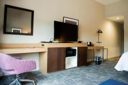 Hampton Inn & Suites Warrington Horsham - image 11