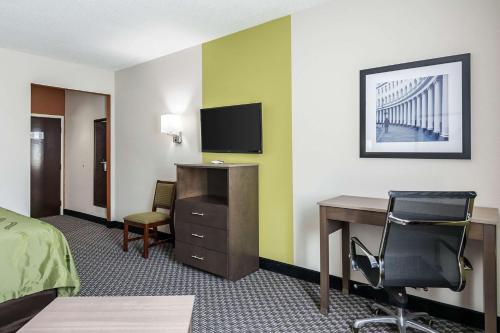 Quality Inn Warsaw - image 5