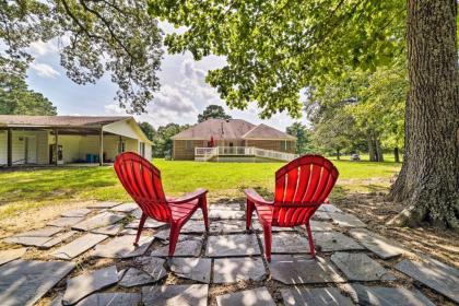 JuJus Place Warsaw House with Deck and Tree Swings! - image 8