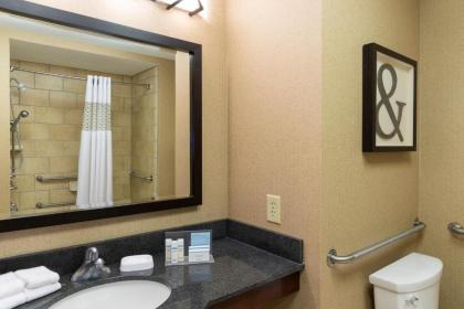 Hampton Inn Warsaw - image 13