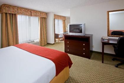 Holiday Inn Express Washington Hotel - image 12