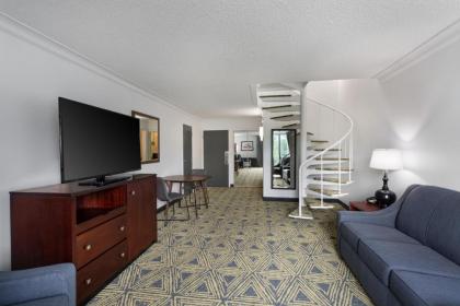 DoubleTree by Hilton Pittsburgh - Meadow Lands - image 16