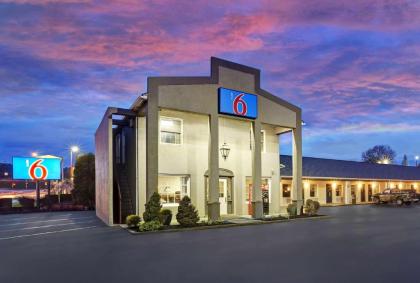 Motel 6 Washington PA - image 3