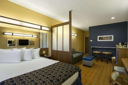 Microtel Inn & Suites By Wyndham Washington/Meadow Lands - image 12