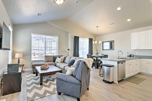 Modern Washington Townhome- 6 Mi From Red Cliffs! - main image