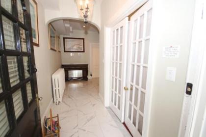 Large DUPLEX Home-Five Minutes to Columbia Heights Metro - image 3