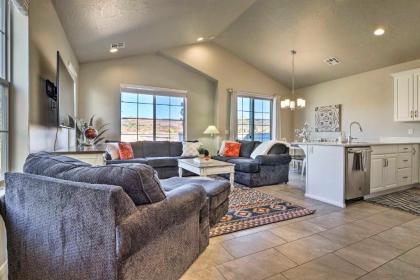 Washington Townhome with Patio and Resort Perks! - image 11