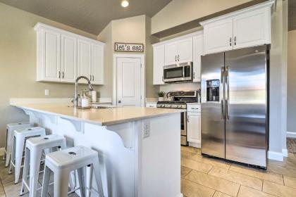 Washington Townhome with Patio and Resort Perks! - image 8