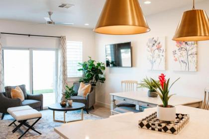 The Show House by Freedom Vacation Rentals - image 8