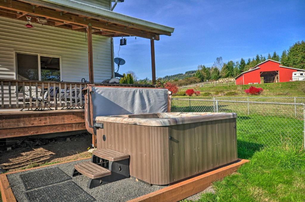 Peaceful Pet-Friendly Washougal Paradise! - image 3