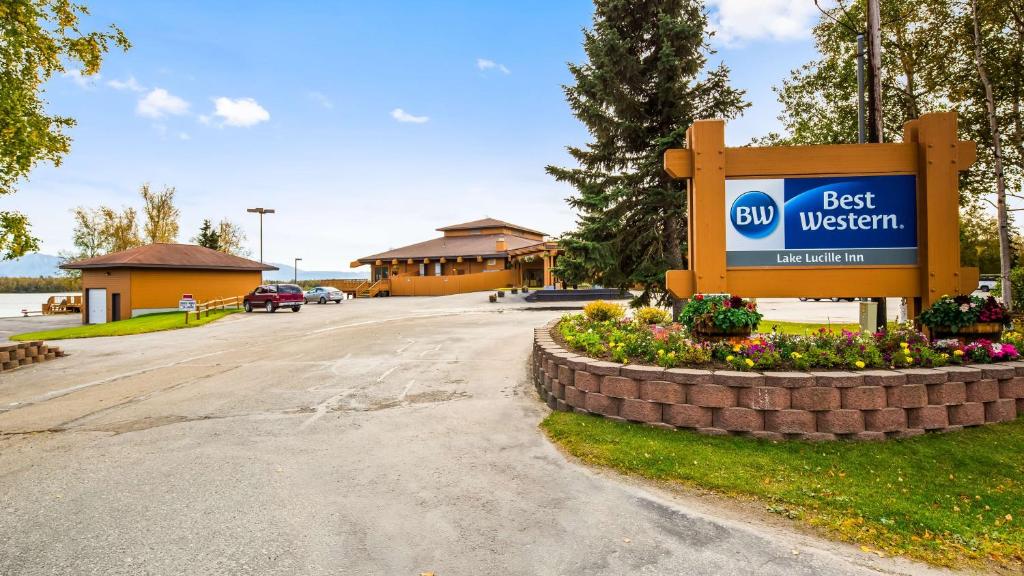 Best Western Lake Lucille Inn - main image