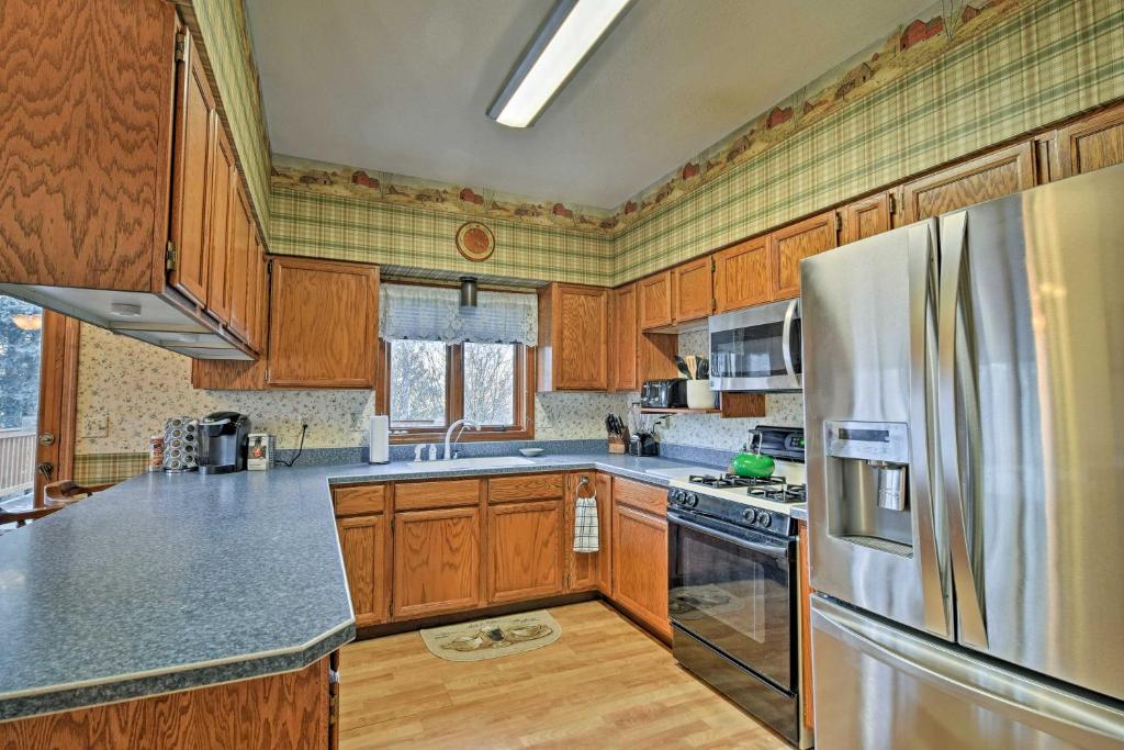 Wasilla Home on Memory Lake with Mountain Views! - image 3