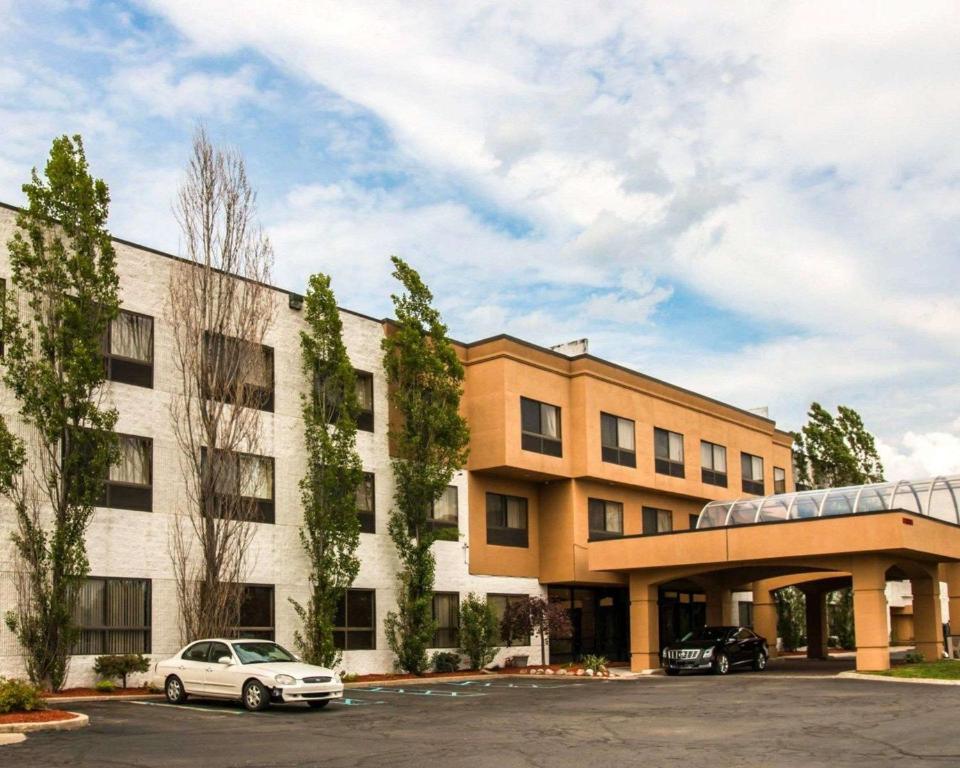 Quality Inn & Suites - main image