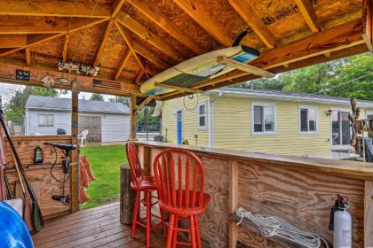 Lakefront Home Tiki Bar BBQ Canoes and Fire Pit! - image 8