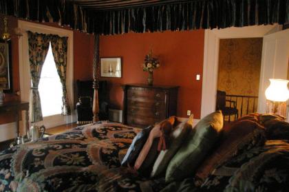 Oakcliff Bed and Breakfast - image 3