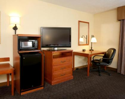 Hampton Inn Waterloo - image 14