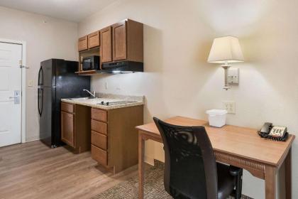 Suburban Extended Stay Waterloo - Cedar Valley - image 11