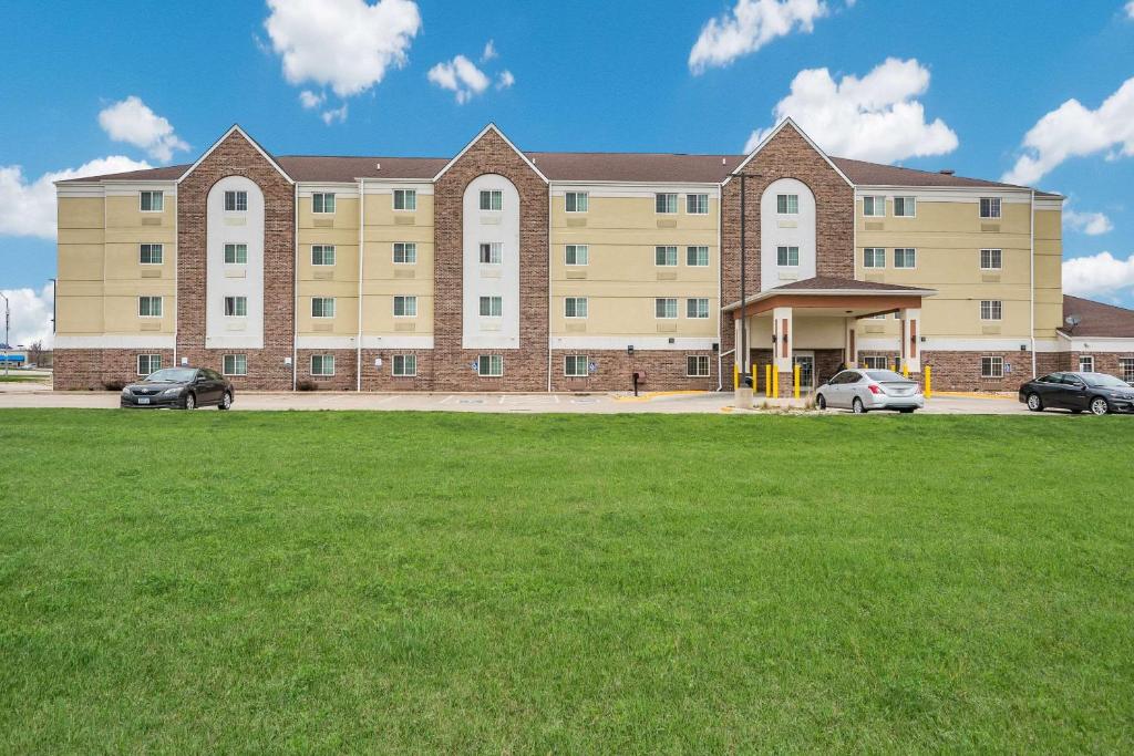 Suburban Extended Stay Waterloo - Cedar Valley - image 7