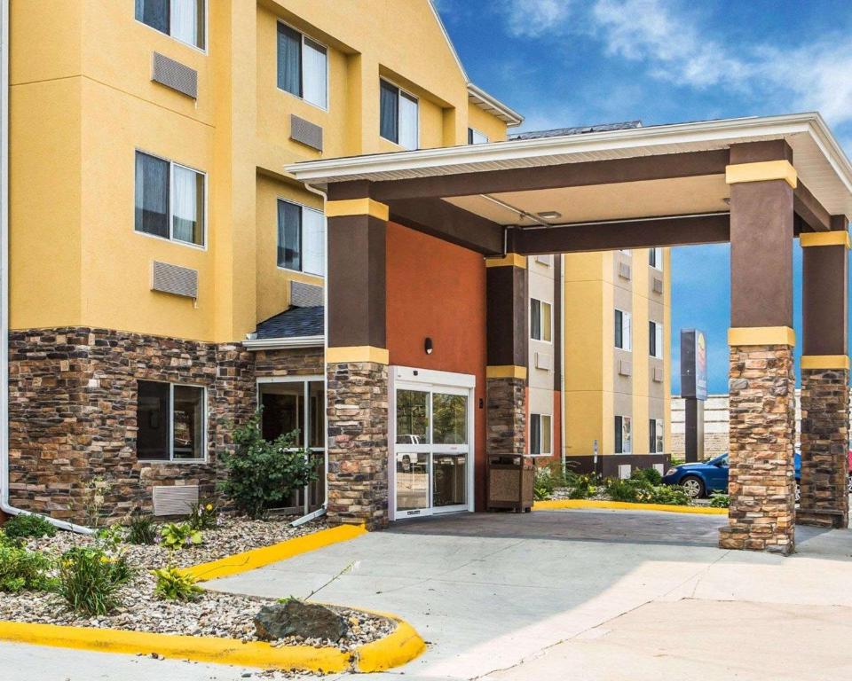 Comfort Inn & Suites Waterloo – Cedar Falls - image 7