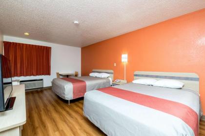 Motel 6-Waterloo IA - image 15