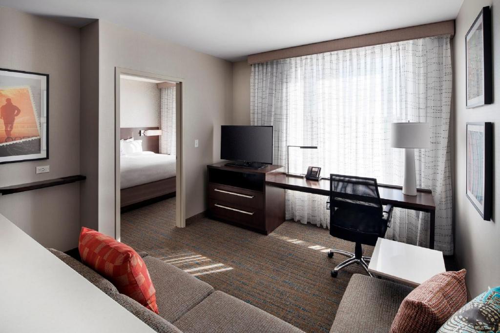 Residence Inn by Marriott Boston Watertown - image 4