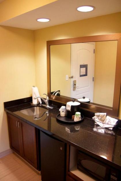 Hampton Inn & Suites Watertown - image 12