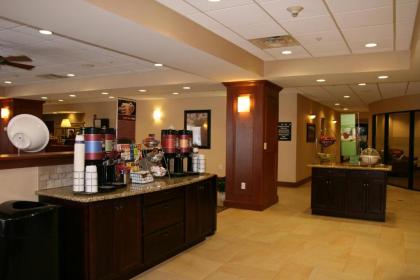 Hampton Inn Watertown - image 11