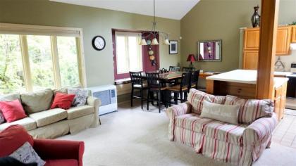 Pet Friendly Ski Vacation Condo in Waterville Valley Resort - image 6