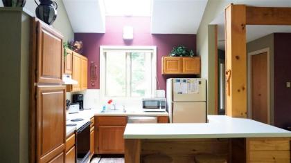 Pet Friendly Ski Vacation Condo in Waterville Valley Resort - image 7