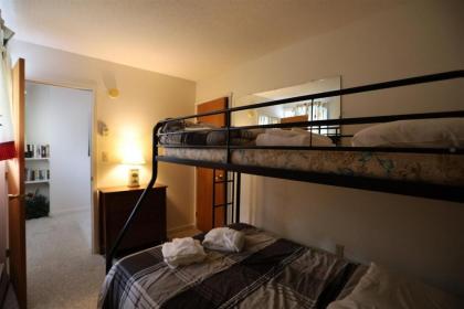 Waterville Valley Vacation Condo close to Town Square and Free Shuttle to Ski Area! - image 12