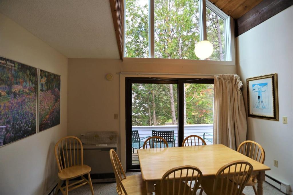 Waterville Valley Vacation Condo close to Town Square and Free Shuttle to Ski Area! - image 6