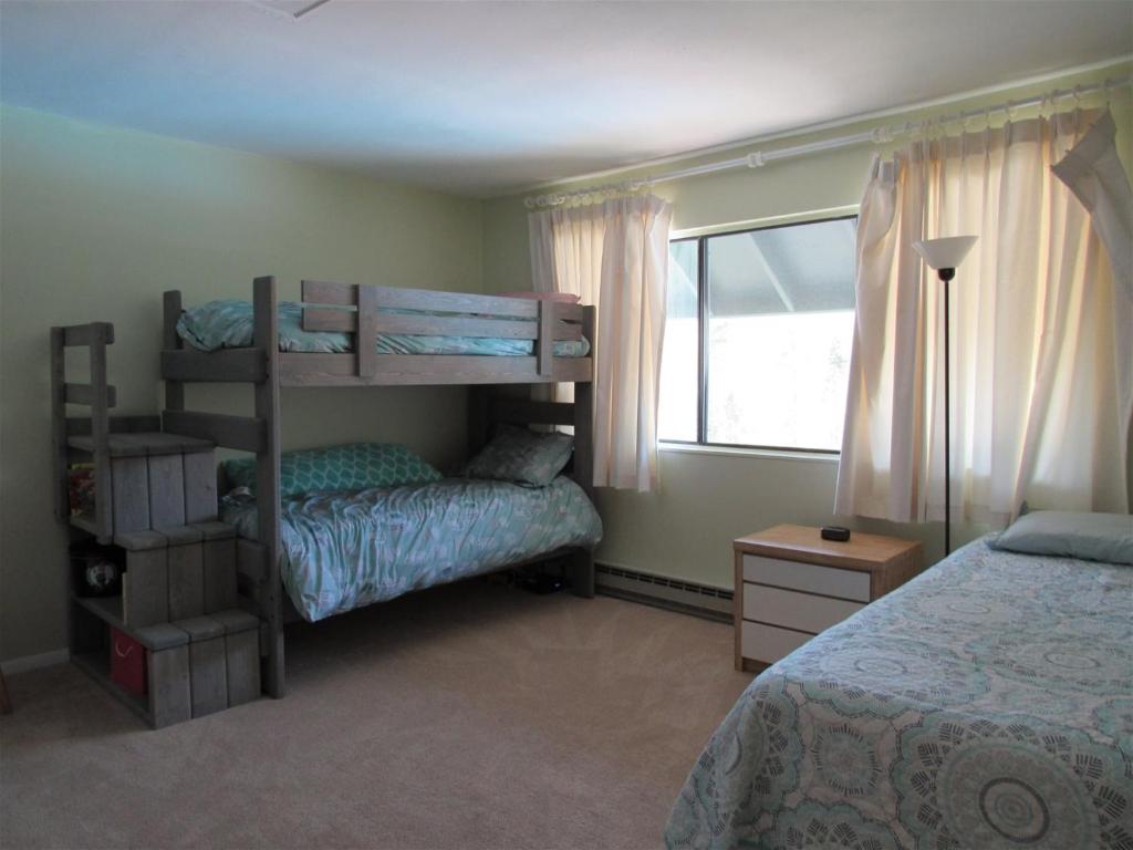 Pet Friendly Waterville Valley Condo for the family! - image 7