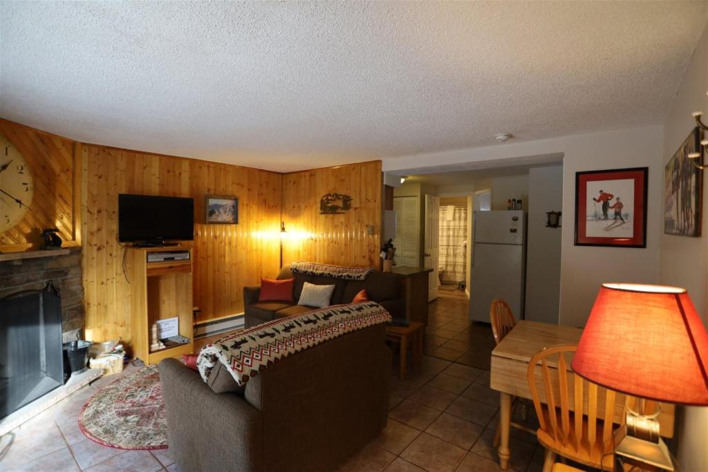 Pet Friendly Condo in Waterville Valley - Newly Refinished! - image 6