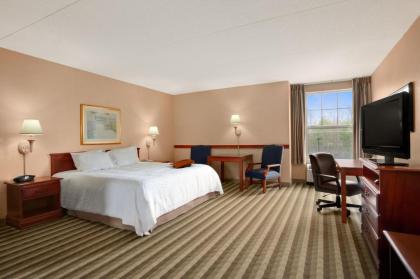 Hampton Inn Waterville - image 10