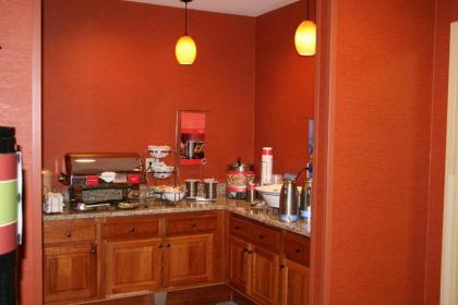 Hampton Inn Waterville - image 2