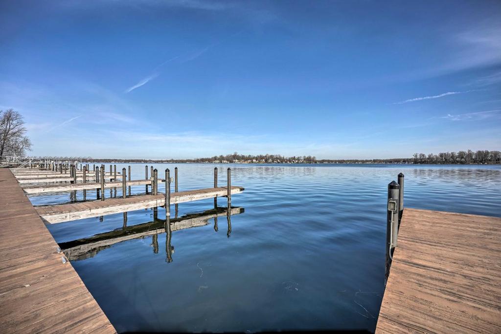 Home 1 Block to Lake with Private Beach Access! - image 2