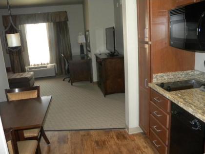 Teddy's Residential Suites Watford City - image 10