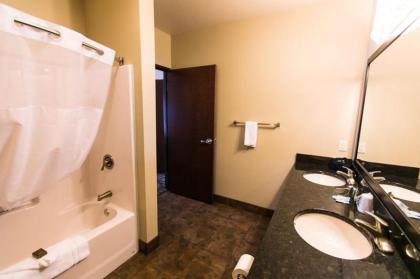 Roosevelt Inn & Suites - image 2