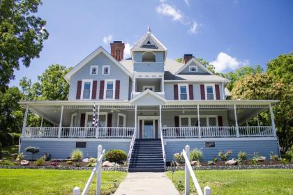 Hudson manor Bed  Breakfast Watkins Glen New York