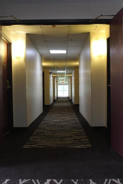 Red Roof Inn Gurnee - Waukegan - image 11