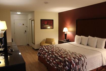 Red Roof Inn Gurnee - Waukegan - image 9