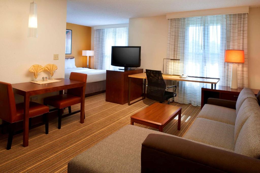 Sonesta ES Suites Chicago Waukegan Gurnee - image 4