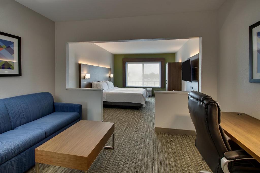 Holiday Inn Express Hotel & Suites Waukegan/Gurnee an IHG Hotel - image 7